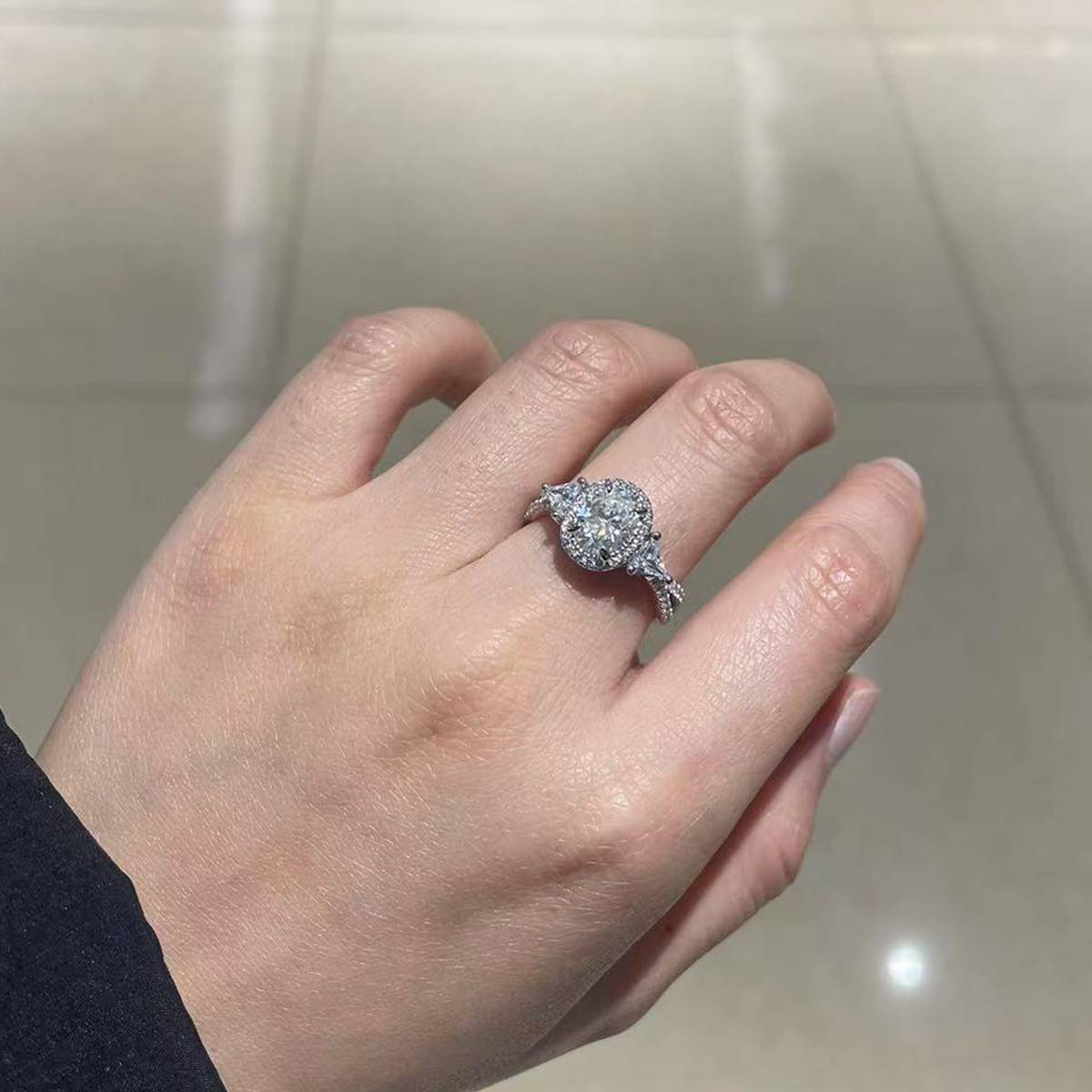 Round bag Oval three stone women's ring S925 silver plated platinum custom selection main stone Moissanite 1.5ct/Side Stone Cubic Zirconia